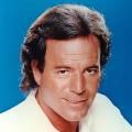 Julio Iglesias《Obertura Medley: La Guerra De Los Mundos/Abrazame/Volver a Empezar