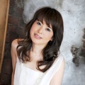 akimuse、安田芙充央《ブラック・ローズ・メランコリー》