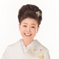 中村美律子 - 赤いエプロン