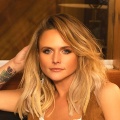 Miranda Lambert、Carrie Underwood - Somethin' Bad