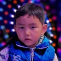 吴明禹《小白兔白又白》