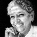 s. janaki、hamsalekha、s.p. balasubramanyam - Sobane Yennire