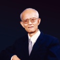 张锐《听松》