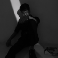王筱阁《有人》