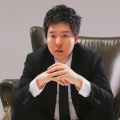 俞佳《还在你身边》