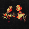 Krewella、Tobu - Floating