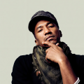 Bobby Brown《Humpin Around》