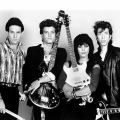 Joan Jett & the Blackhearts《I Hate Myself for Loving You》