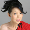 慕容萱《路灯下的小姑娘》