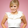 Katie Lopez、Agatha Lee Monn、Kristen Bell《Do You Want to Build a Snowman?》