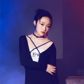 段涵《把孤独当做晚餐》