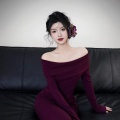 网络歌手《别的小仙女都是喝露水的你怎么能喝酒呢》