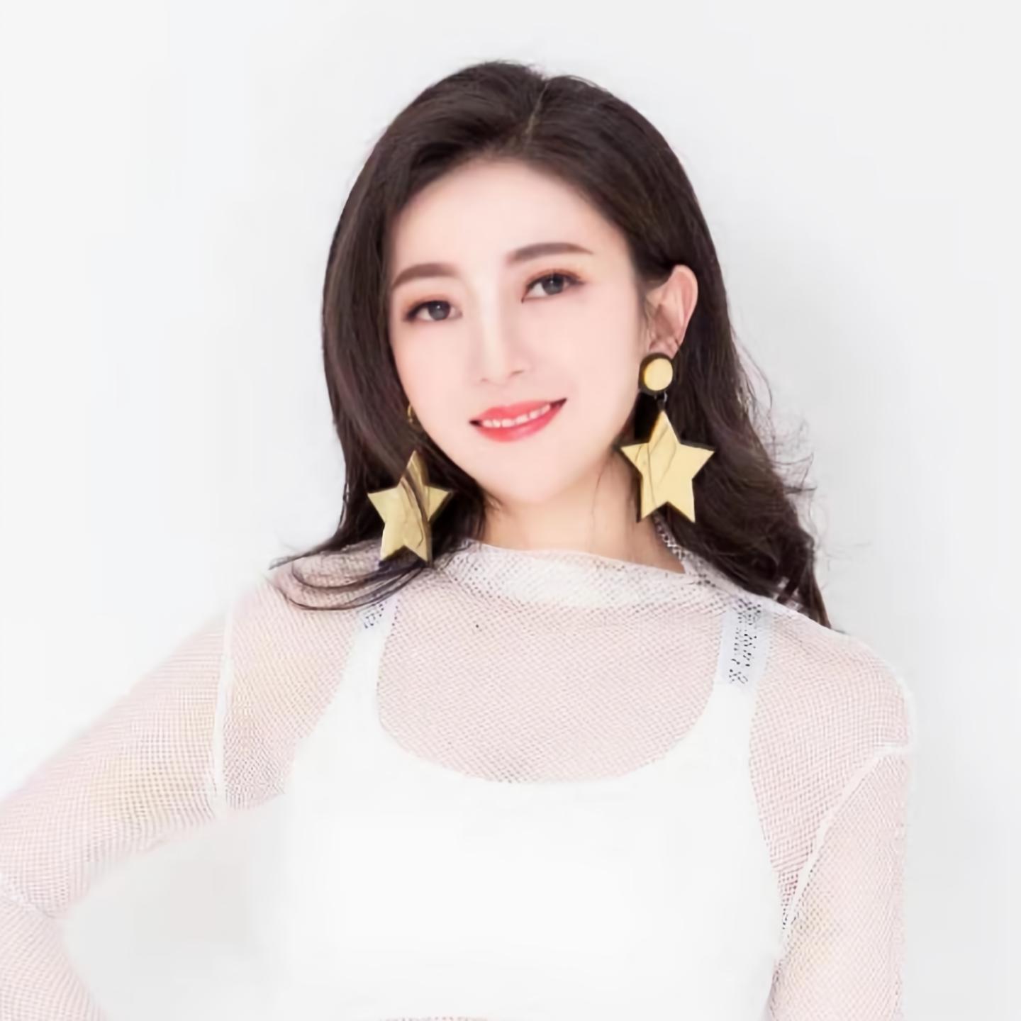 灵朵儿 - 嘴巴嘟嘟