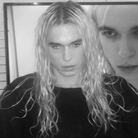 2hollis资料,2hollis最新歌曲,2hollis音乐专辑,2hollis好听的歌