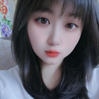 福利院的小女孩